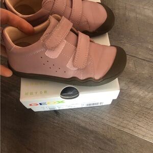 Geox girl sneakers size 27